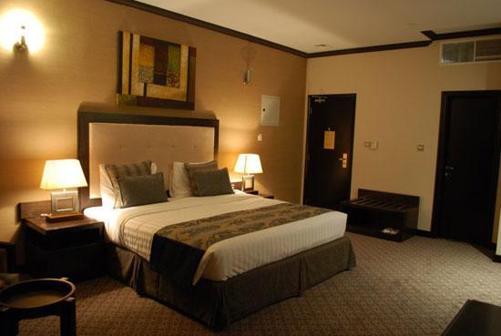 London Crown Hotel 3*
